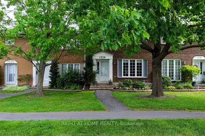 Condo Townhouse in Hunt Club - South Keys and Area