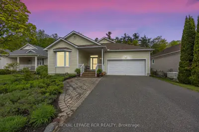 Detached in Gravenhurst