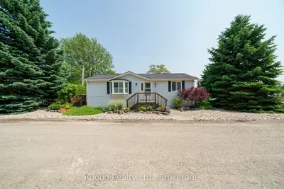 Detached in Puslinch