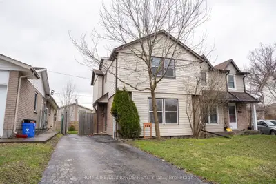 Semi-Detached in Welland