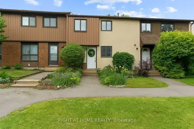 Condo Townhouse in Barrhaven