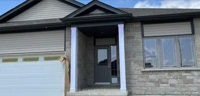 Detached in North Perth