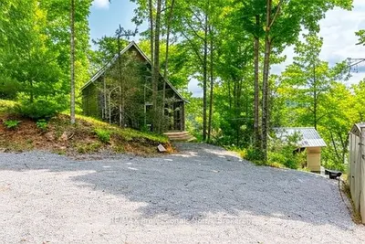 Detached in Minden Hills
