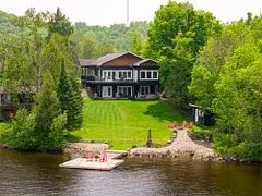 150 Lighthouse Point Road, Huntsville, On P1h 1y7