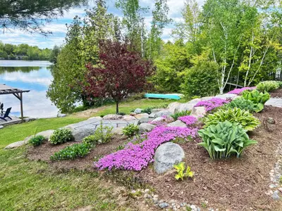 Detached in McKellar