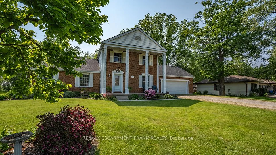 35 Blossom Avenue, Brantford, ON N3T 5L9