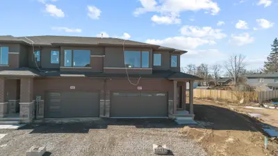 Att/Row/Townhouse in Fort Erie