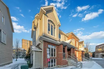 Condo Townhouse in Hunt Club - South Keys and Area