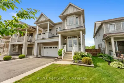 Detached in Niagara Falls