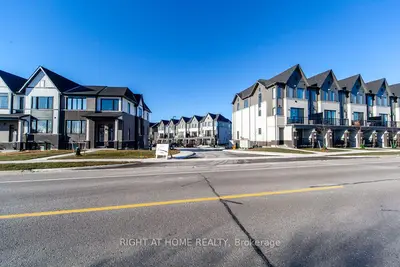 Condo Townhouse in Cobourg