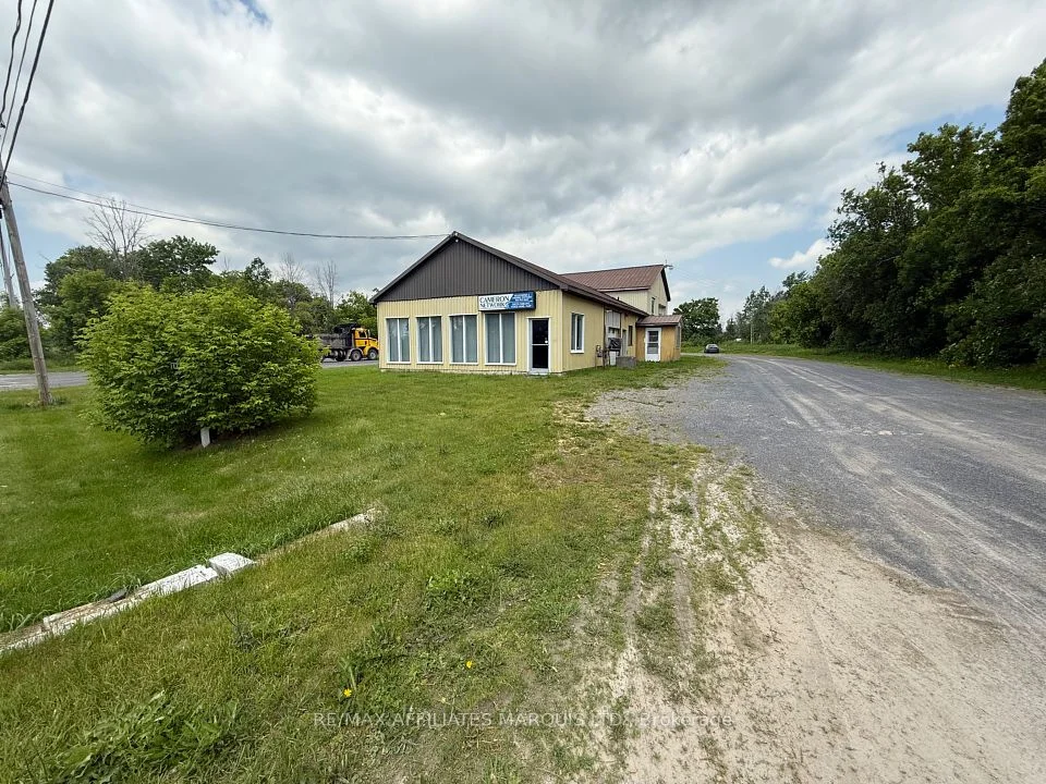 17295 Valade Road, South Stormont, ON K0C 2A0