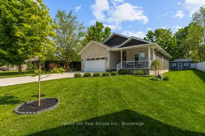 Detached in Grey Highlands