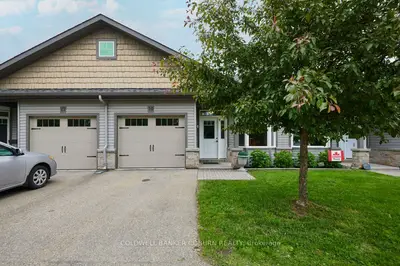Att/Row/Townhouse in Brockville