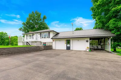 Detached in Front of Yonge