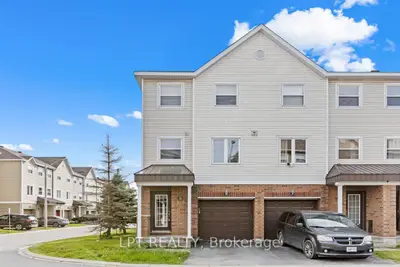 Att/Row/Townhouse in Barrhaven