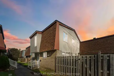 Condo Townhouse in Beacon Hill North - South and Area