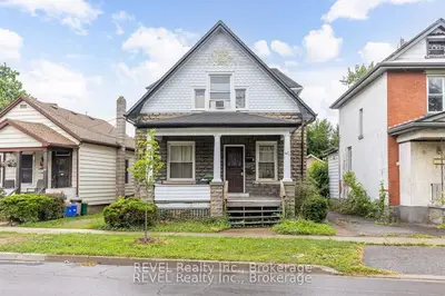 Triplex in St. Catharines