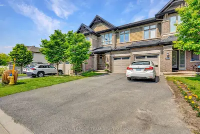 Att/Row/Townhouse in Kanata