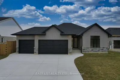 Detached in Plympton-Wyoming