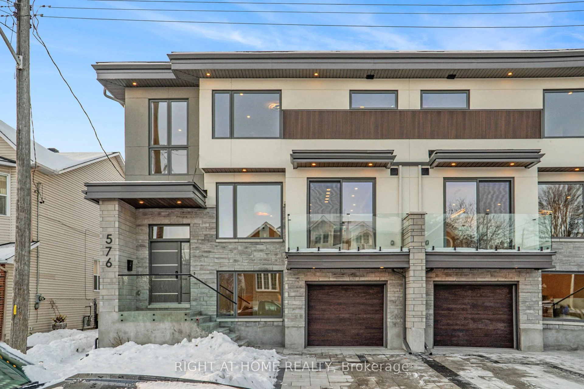 576 Brunel Street N, Manor Park - Cardinal Glen and Area, ON K1K 2G6