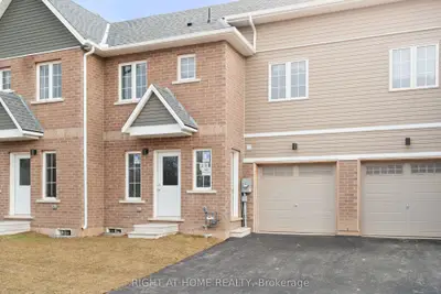 Att/Row/Townhouse in Welland