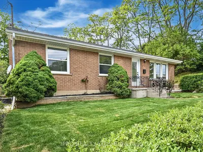 Detached in Brantford
