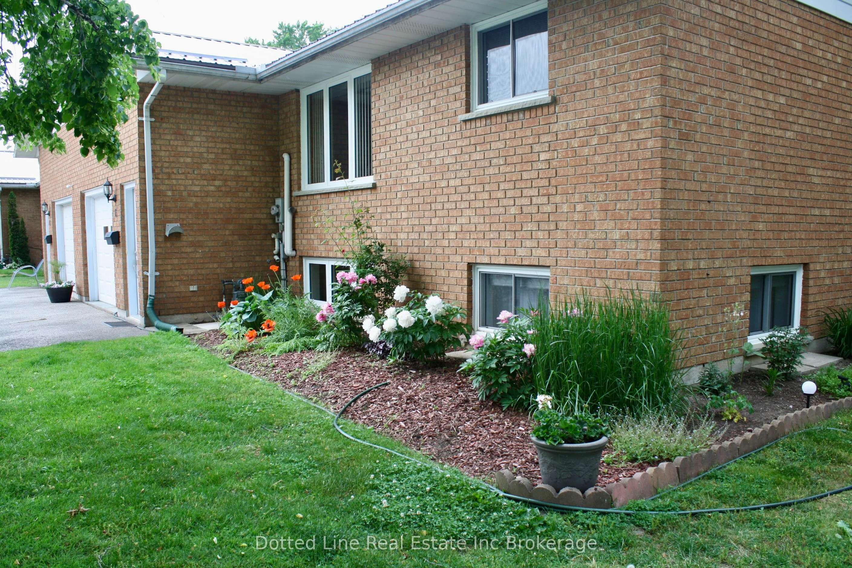 214 South Street W 15, Aylmer, ON N5H 3E6