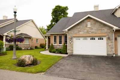 Condo Townhouse in Peterborough