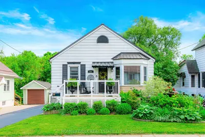 Detached in Brockville