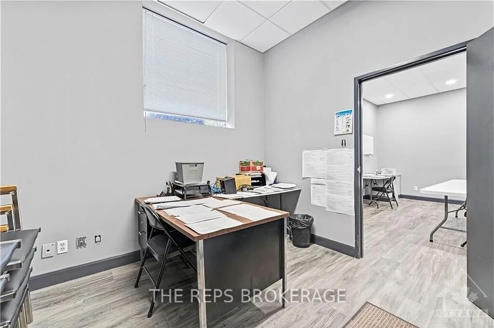 275 Bay Street, Ottawa Centre, ON K1R 5Z5