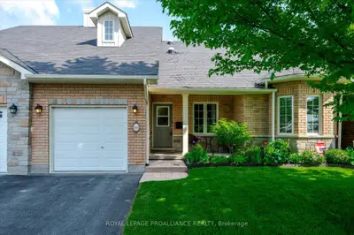 Condo Townhouse in Peterborough