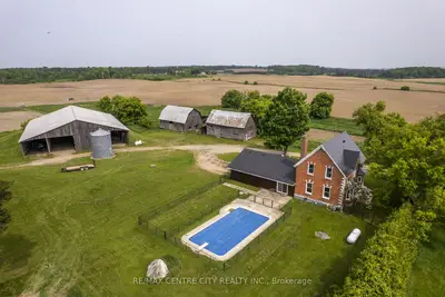 Farm in Renfrew