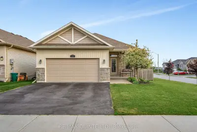 Detached in Belleville