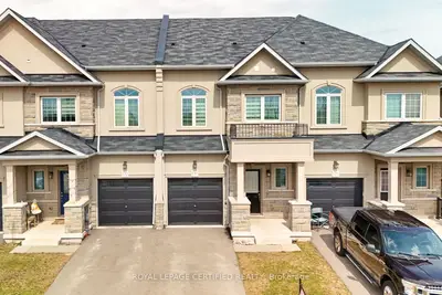 Att/Row/Townhouse in Hamilton