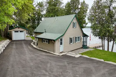 Detached in Frontenac
