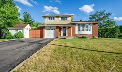 Detached in Orleans - Convent Glen and Area