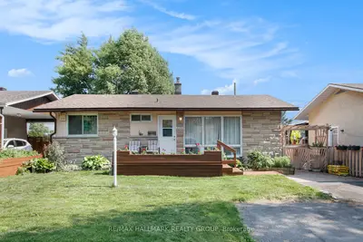 Detached in Elmvale Acres and Area