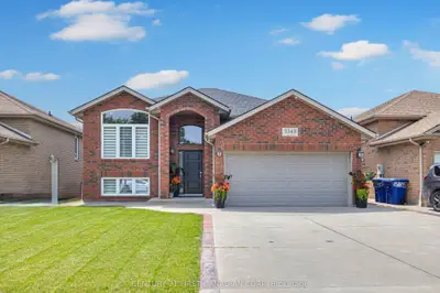 Detached in Windsor