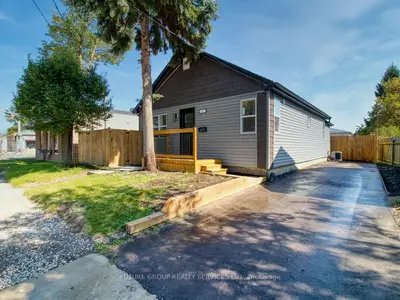 Detached in Chatham-Kent