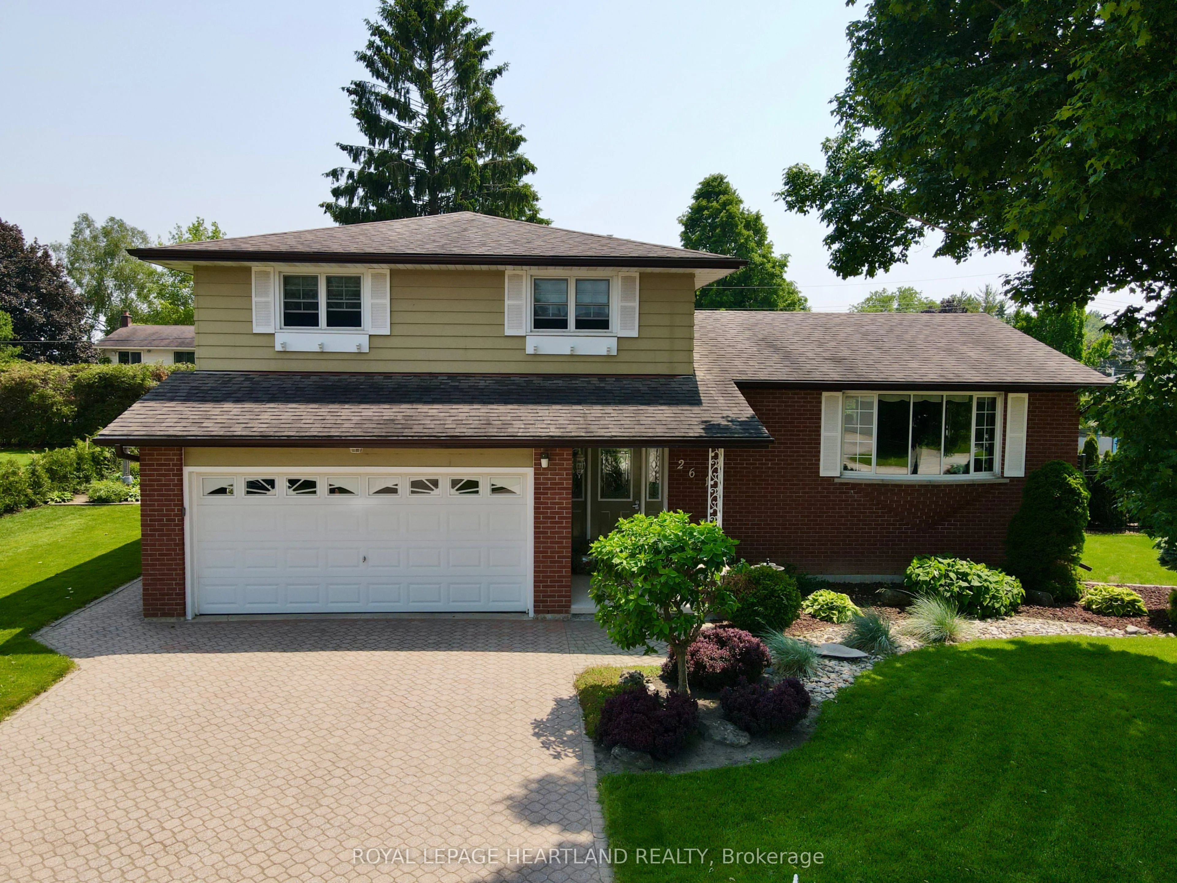 261 Churchill Drive, South Huron, ON N0M 1S1