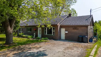 Detached in Port Colborne