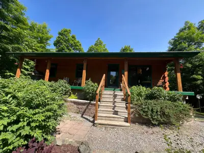 Detached in Lanark Highlands