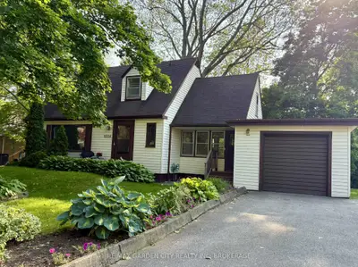 Detached in Pelham