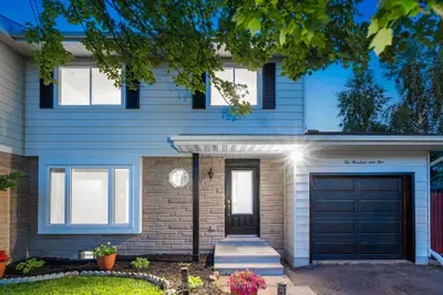 Semi-Detached in South of Baseline to Knoxdale