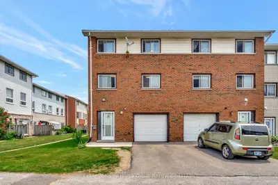 Condo Townhouse in Tillsonburg