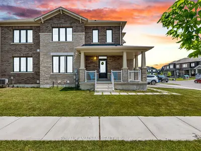 Att/Row/Townhouse in Haldimand