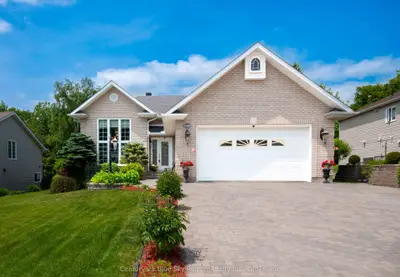 Detached in North Bay