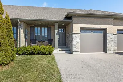 Att/Row/Townhouse in St. Thomas