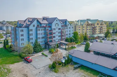 Condo Apartment in Gravenhurst