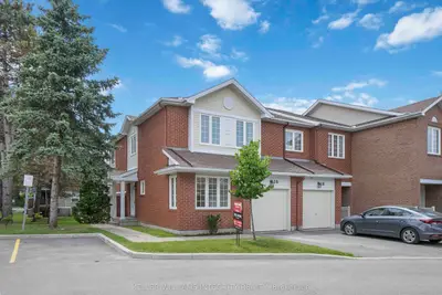 Condo Townhouse in South of Baseline to Knoxdale
